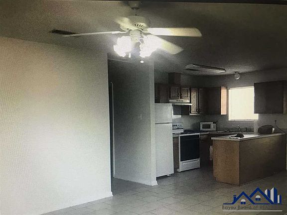 5th image of 828 Bayou Gardens Blvd APT A