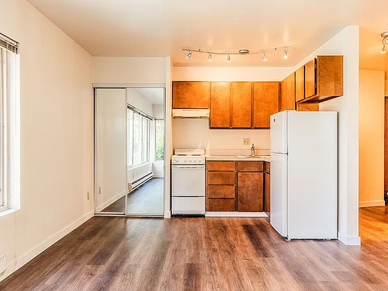 Camelot Apartments — Photo 6