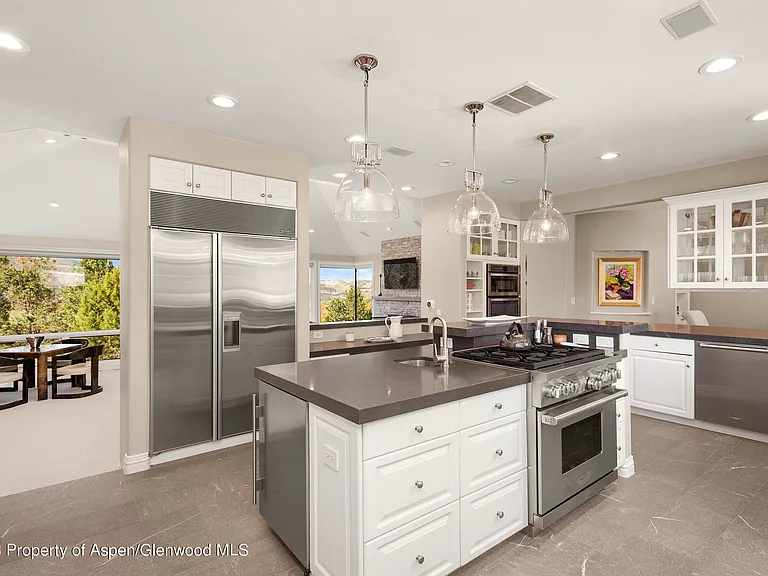 571 Booth Ln — Photo 25