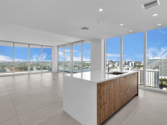 4th image of 151 N Seabreeze Blvd #2003E