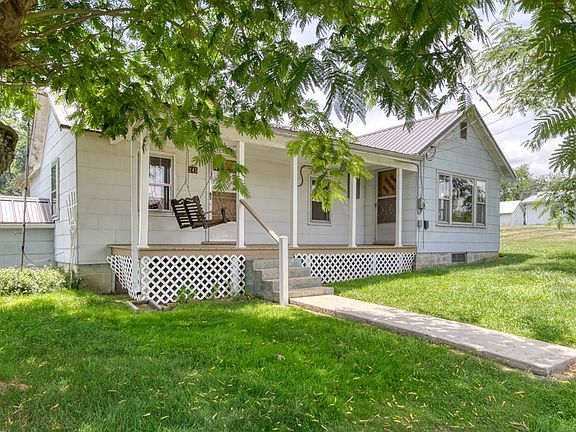3rd image of 245 Country Ln