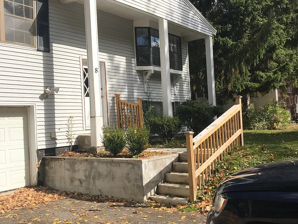 8 Cardinal Dr