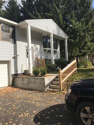 8 Cardinal Dr Photo 1