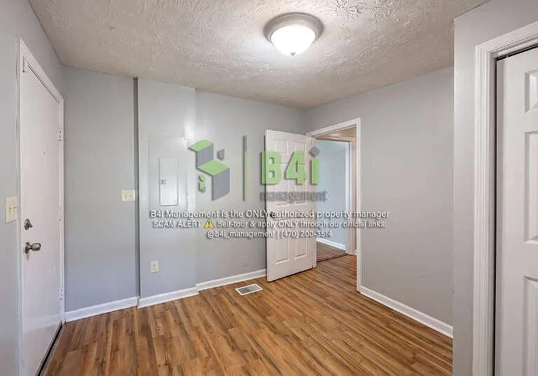 560 Radcliff Ave — Photo 14