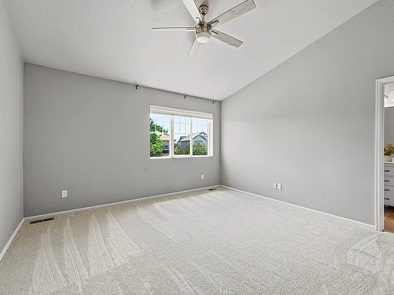 1820 Falcon Ridge Dr — Photo 10