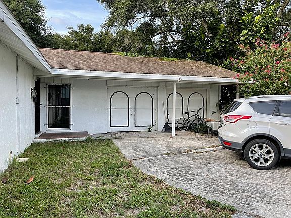 2nd image of 8335 Fountain Ave