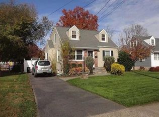 113 Riverview Rd, Pompton Lakes, NJ 07442