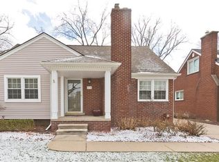 2534 Pembroke Rd, Birmingham, MI 48009