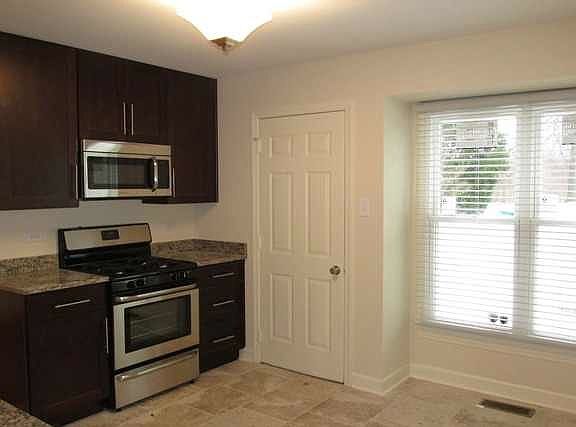 2nd image of 22930 Lakeshore Dr
