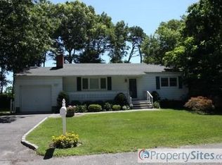 14 Graham Pl, Nesconset, NY 11767