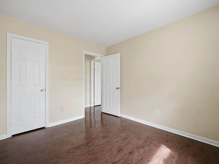 102 Tyburn Ct — Photo 13