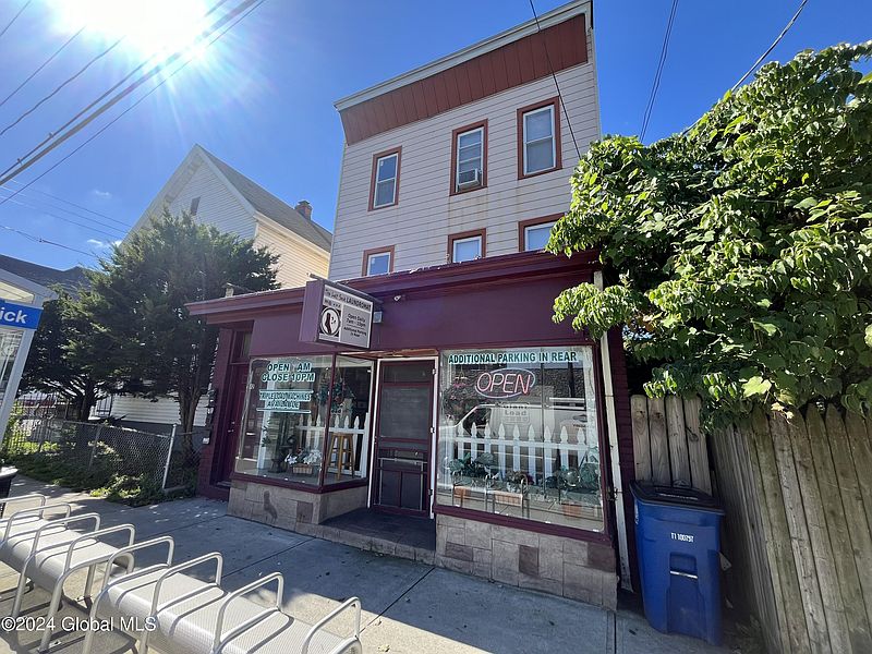 3rd image of 92 Ontario Street