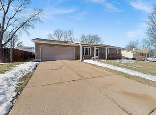 9 Mineral Dr, Saint Peters, MO