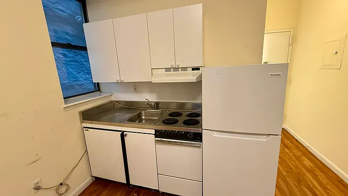 Rented by HOLTON REAL ESTATE INC. | media 4