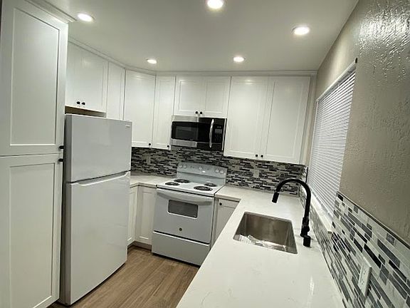 2nd image of 2017 Murchison Dr #2