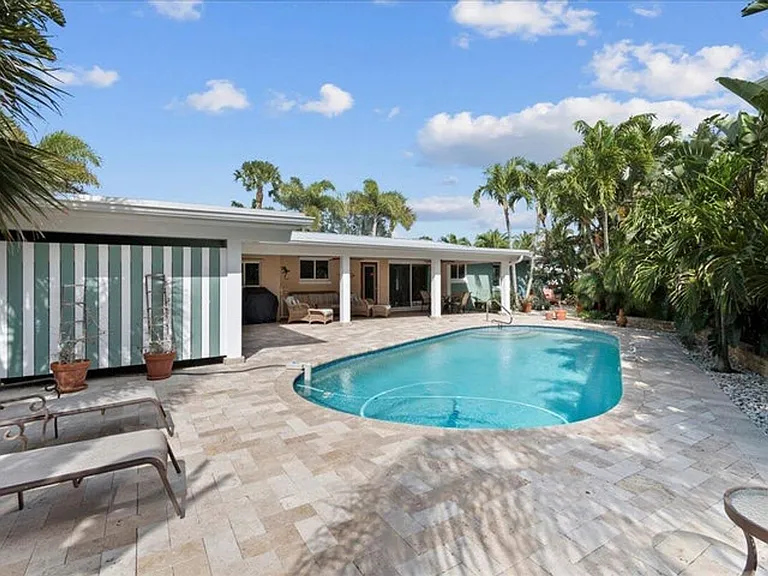 440 Jupiter Ln — Photo 1