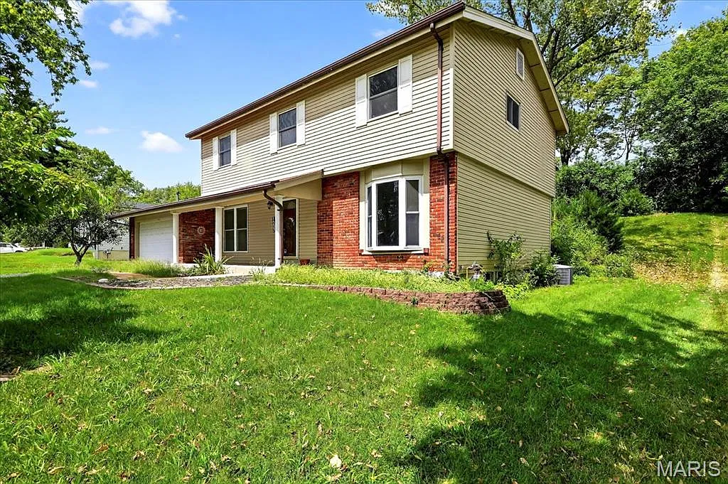 4 bed, 3.5 bath, 2394 sqft, $2,900 — Photo 4