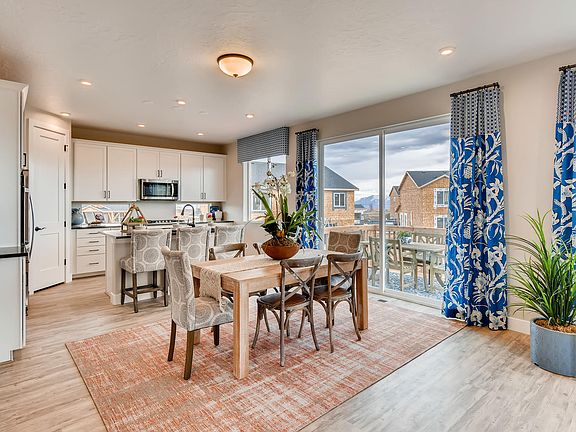 4th image of 6137 Coulee Ln
