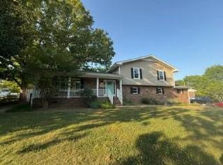 1737 Lakewood Cir, Hixson, TN 37343