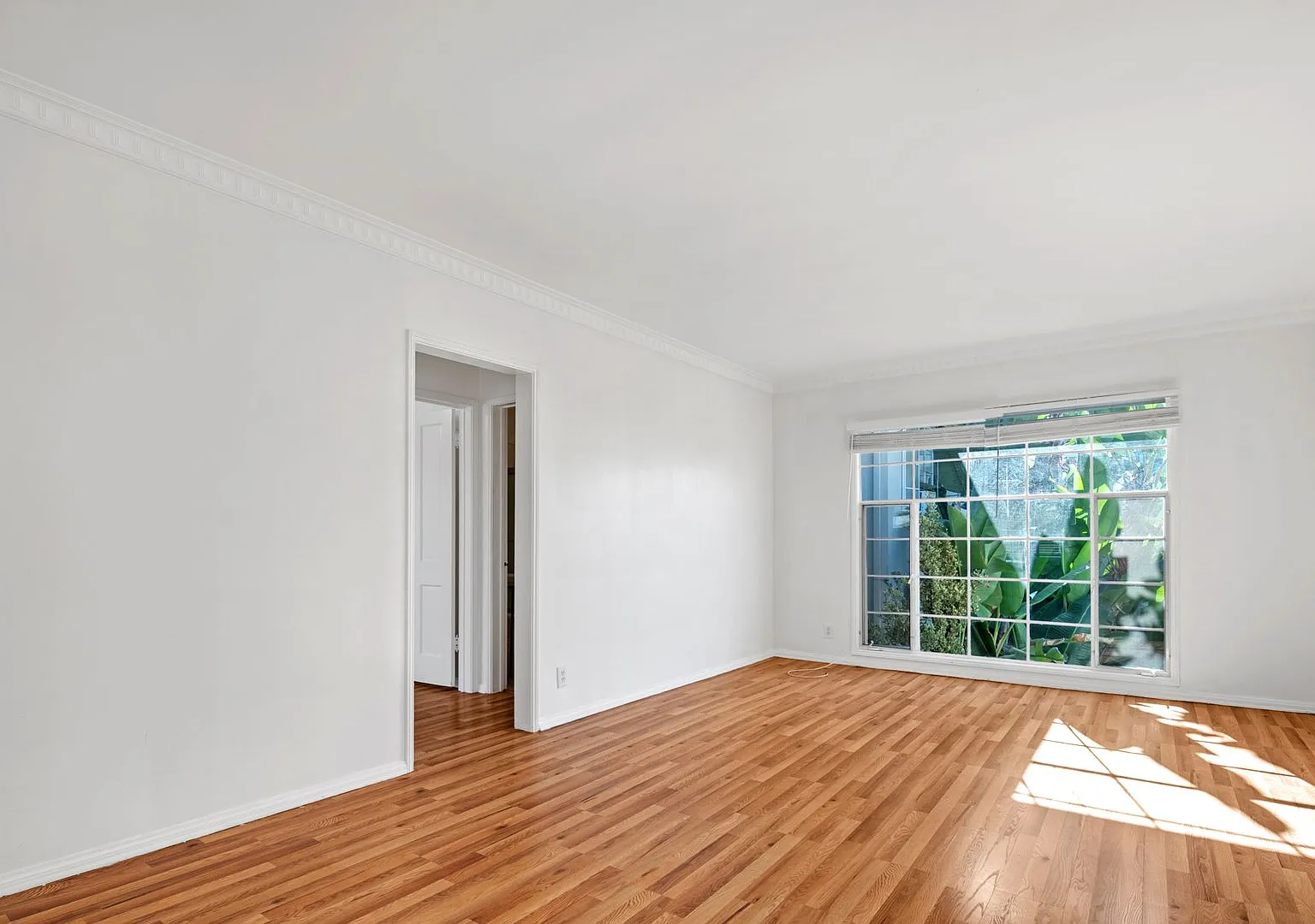 651 Midvale Ave — Photo 3