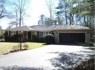 722 Heatherwood Dr, Hendersonville, NC 28792