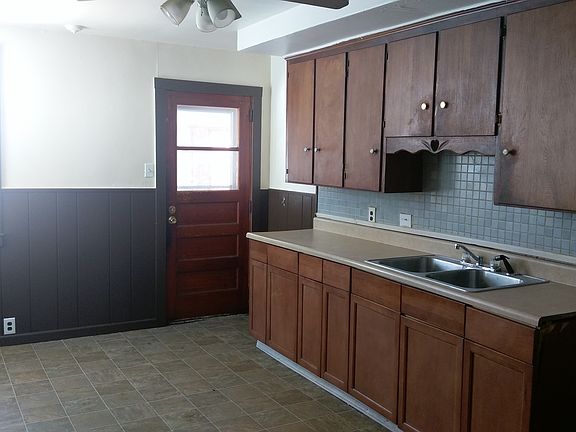 5th image of 483 24th St
