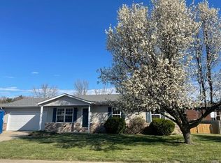 421 Orchard Ct, Troy, IL 62294