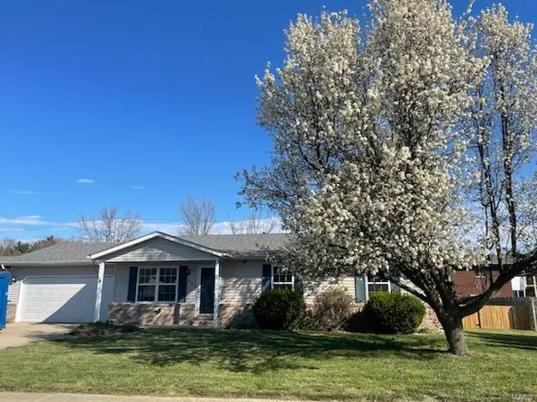 421 Orchard Ct, Troy, IL 62294