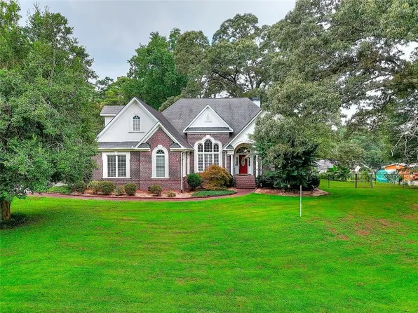 1595 Lake Lucerne Rd SW, Lilburn, GA 30047