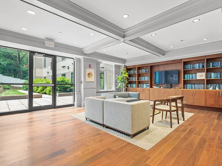 1501 Commonwealth Ave #103 — Photo 4