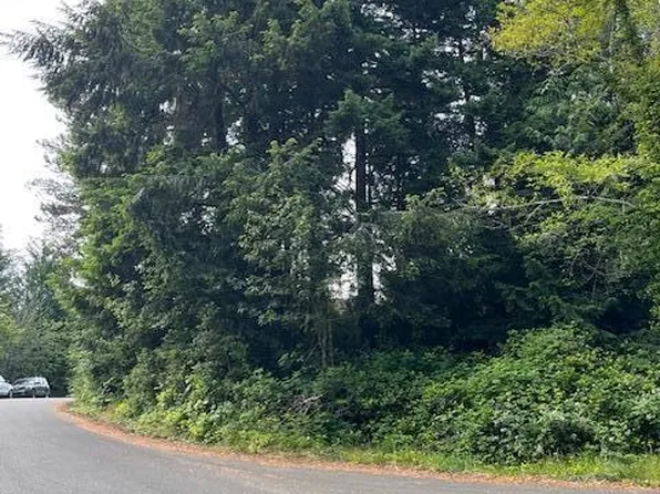 300 SW Dolores Dr, Waldport, OR 97394