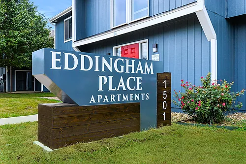 Eddingham Place Photo 1