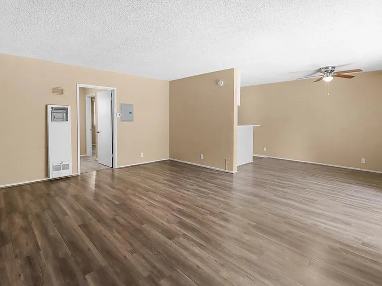 14332 Riverside Dr #5 — Photo 6