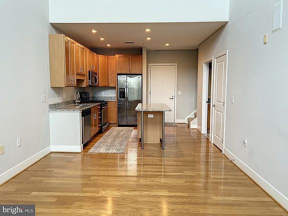 3rd image of 1800 Wilson Blvd #430