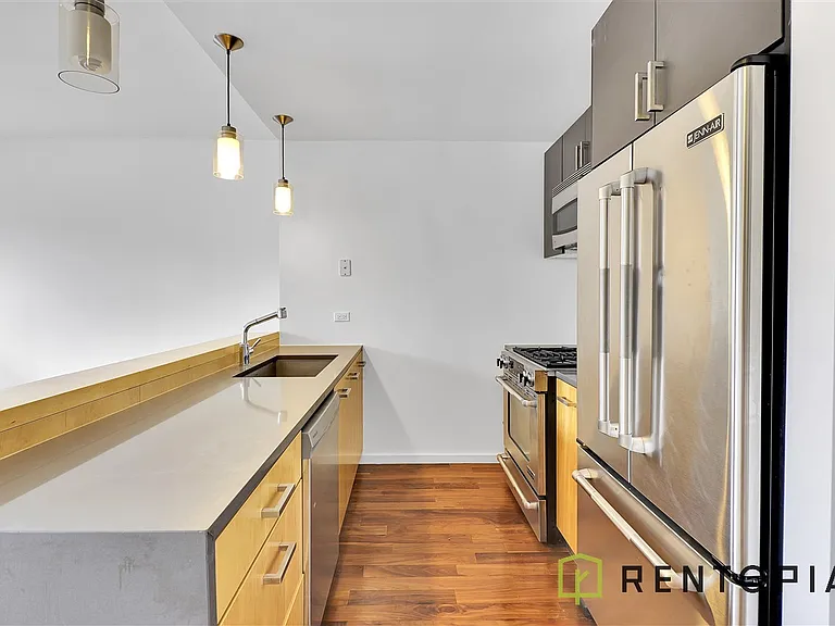 229 N 8th St #5D — Photo 3