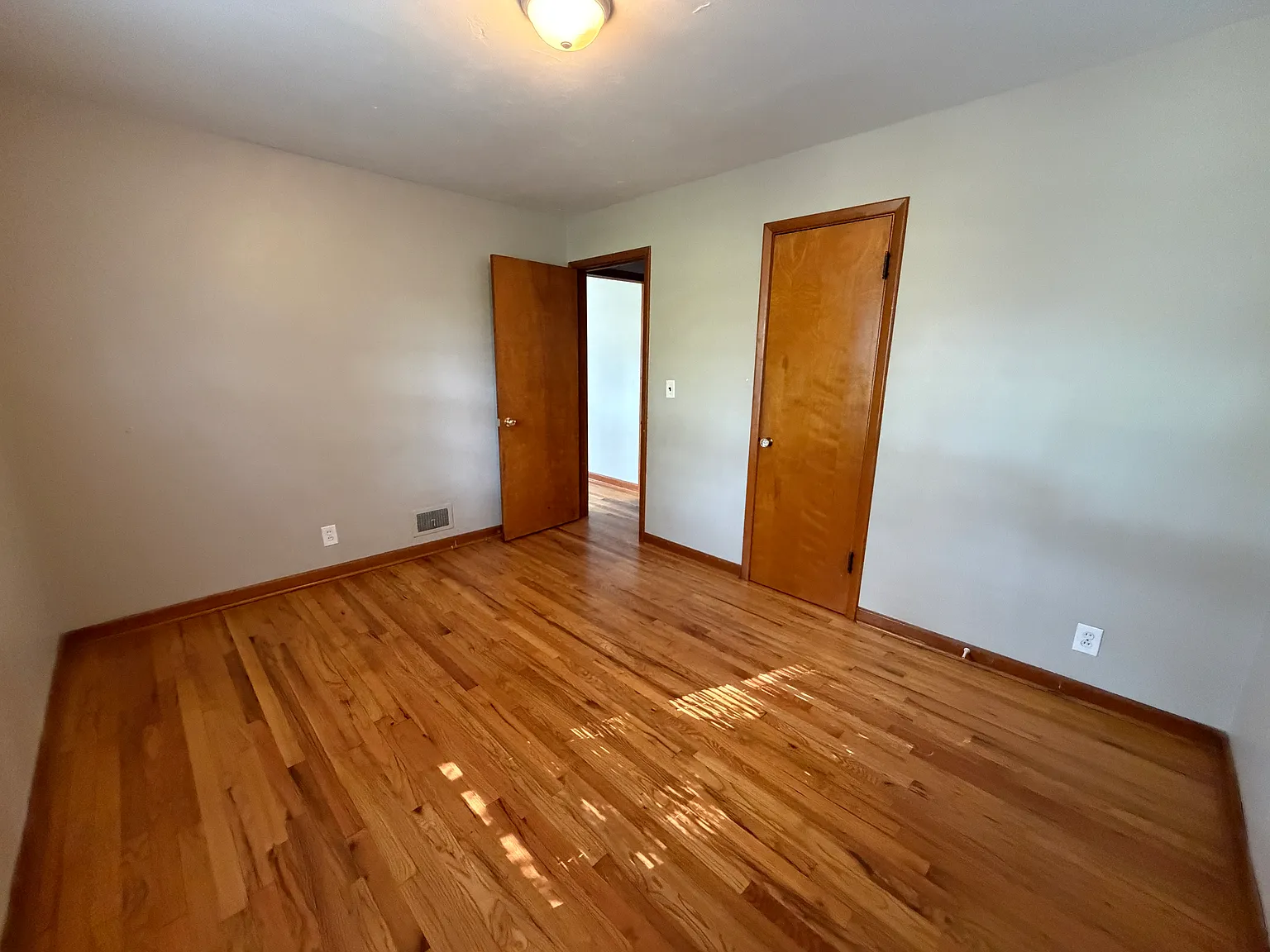 2 bed, 1062 sqft, $1,395 — Photo 4