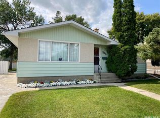 206 McIntosh St N, Regina, SK S4R5T9