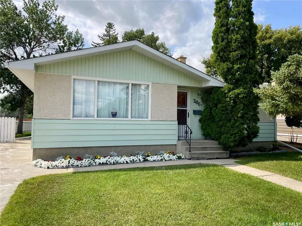 206 Mcintosh STREET N, Regina, SK S4R 4Z9