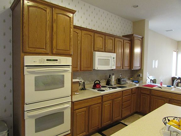 3rd image of 848 E Torrey Pines Pl