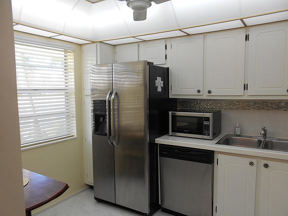 4th image of 313 Golden River Drive #313
