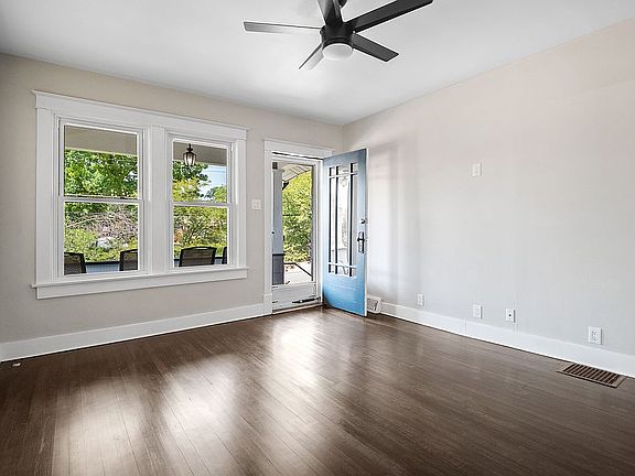 4th image of 3638 Cambridge Ave