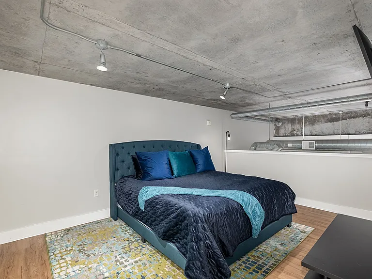 353 W 4th St #306 — Photo 14