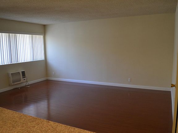 2nd image of 896 E Alvarado St