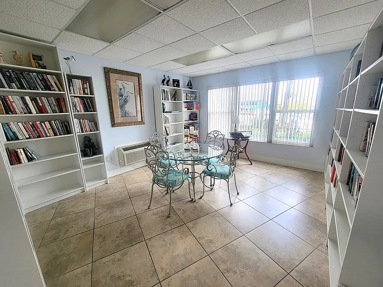 4939 Floramar Ter #311 — Photo 26