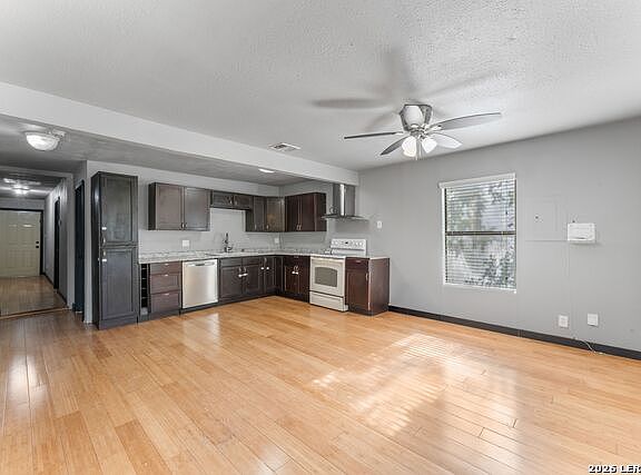 5th image of 2114 Fitch St