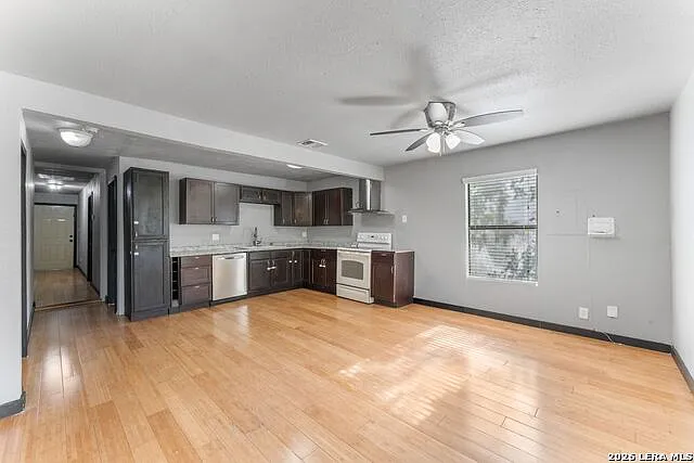 2114 Fitch St — Photo 5