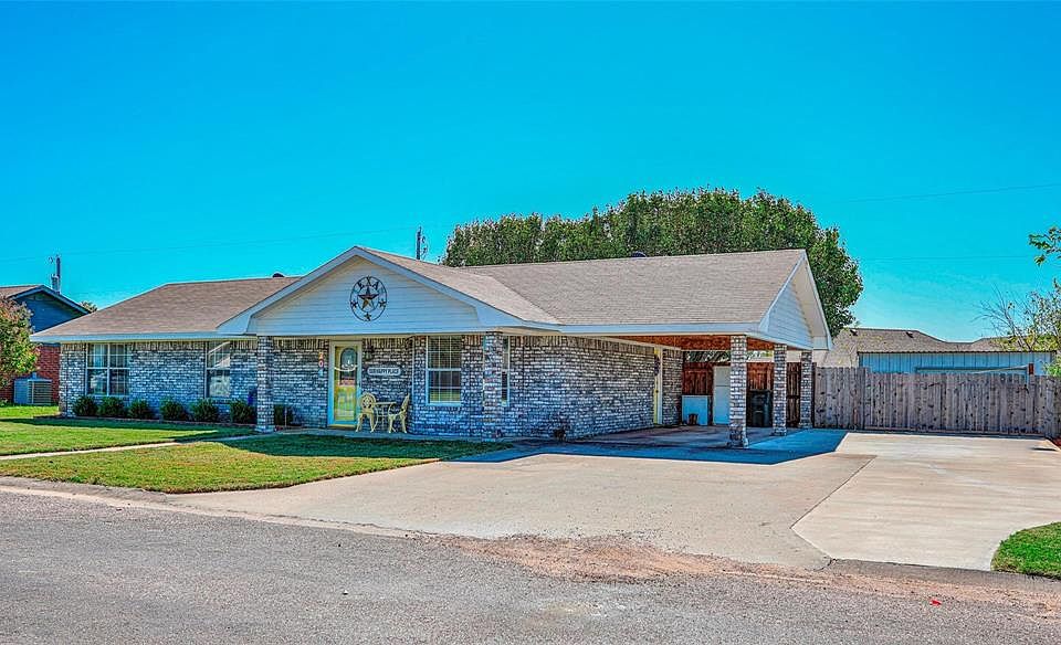 1st image of 704 Patti Ct