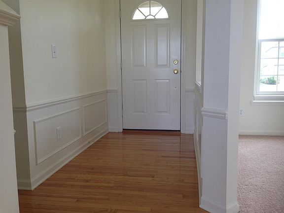 4th image of 9780 Ravenshire Dr