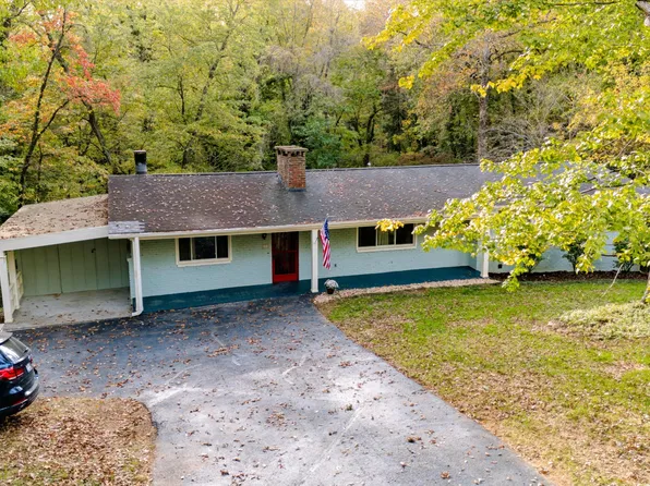 121 Nebraska Ave, Oak Ridge, TN 37830