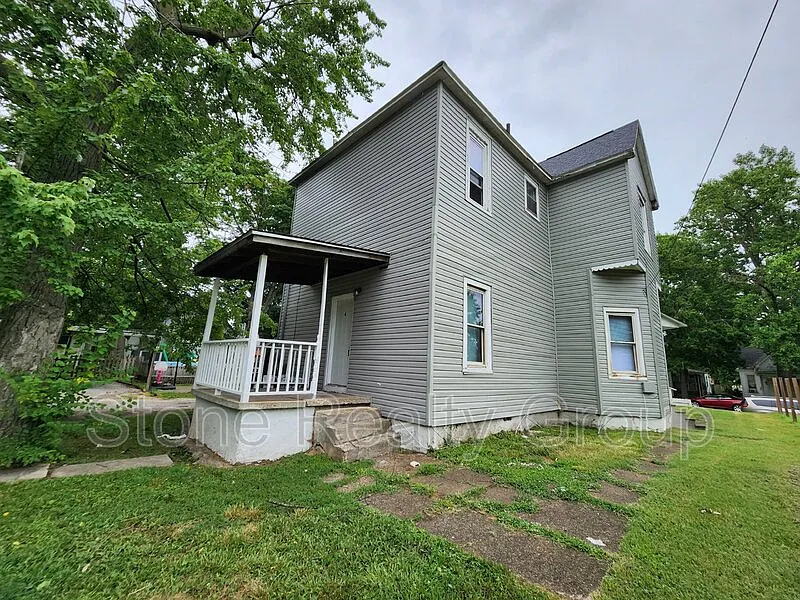 2 bed, 1.0 bath, $650 — Photo 1